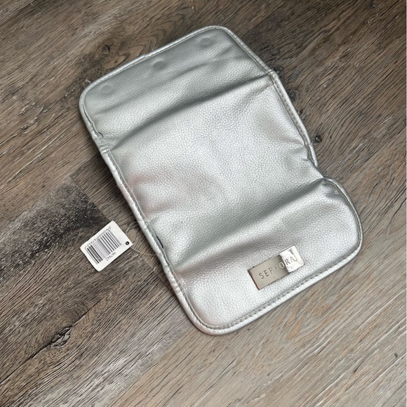 Sephora metallic silver brush case with tag - Picture 3 of 12